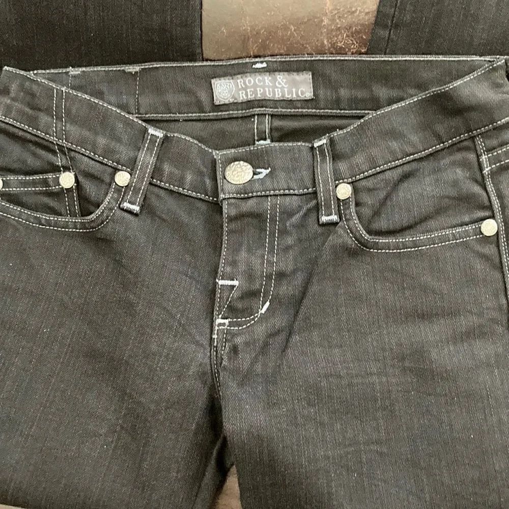 Rock & Republic Low Rise Denim - Picture 3 of 10